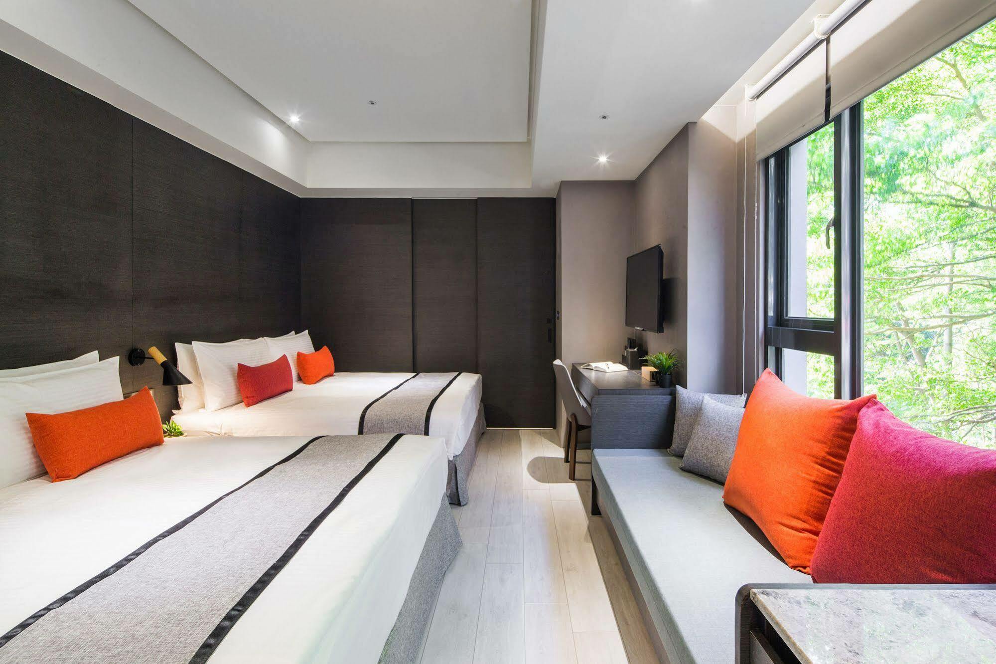 Icasa Hotel - By Cosmos Creation Taichung Exteriör bild